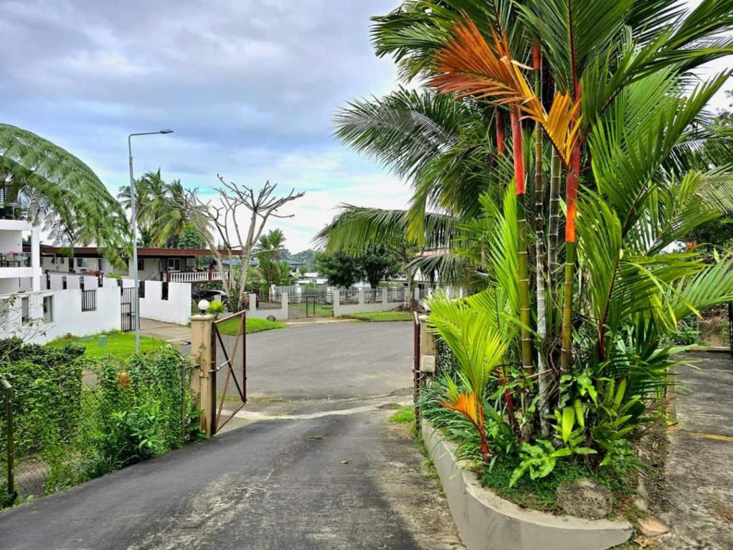 Family Retreat In Suva, Swimming Pool, Free Wifi & Parking Appartement Buitenkant foto